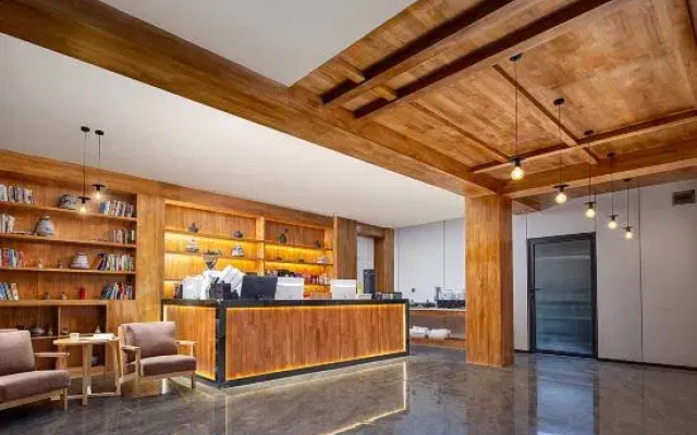 VALATOMS Van Latu Hotel (Siguniang Mountain Scenic Area Second Branch)