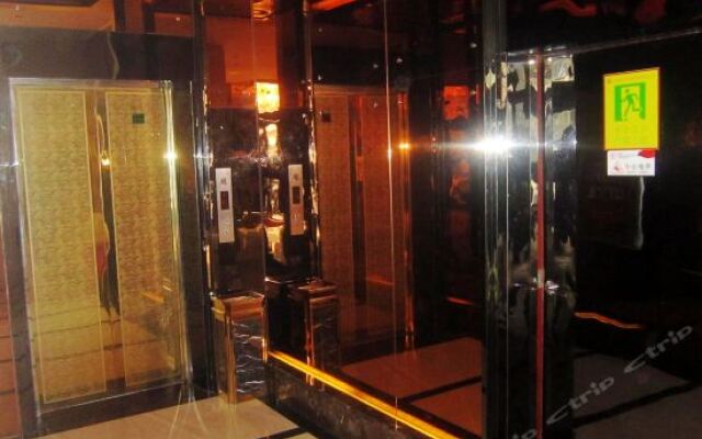 Tian Hai Chain Hotel (Jiujiang RT-Mart Jiurui Road) вид на фасад