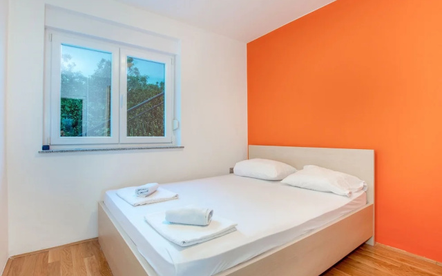 Lovely Apartment in Novalja with Patio near Sea Beach