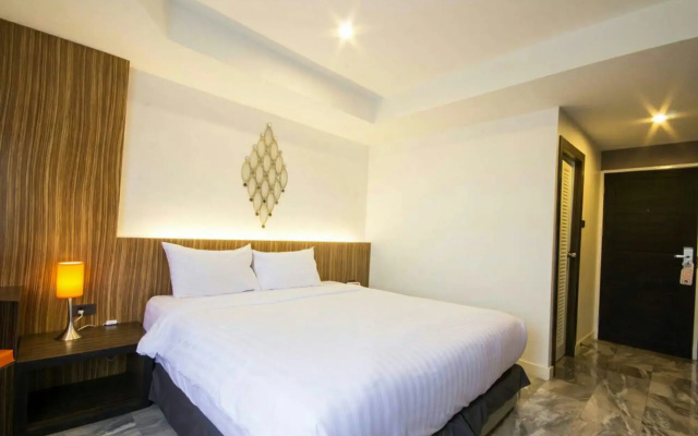 Dragon River Avenue Hotel