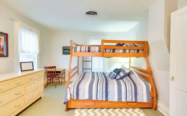 Centrally Located Retreat Near Chautauqua Lake