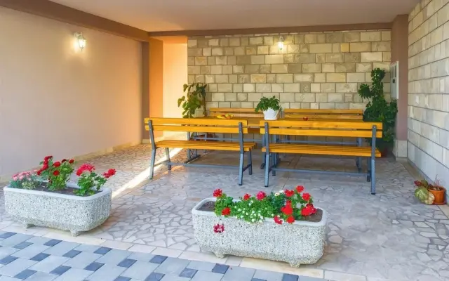 Stunning Home in Mali Rat With Wifi and 2 Bedrooms