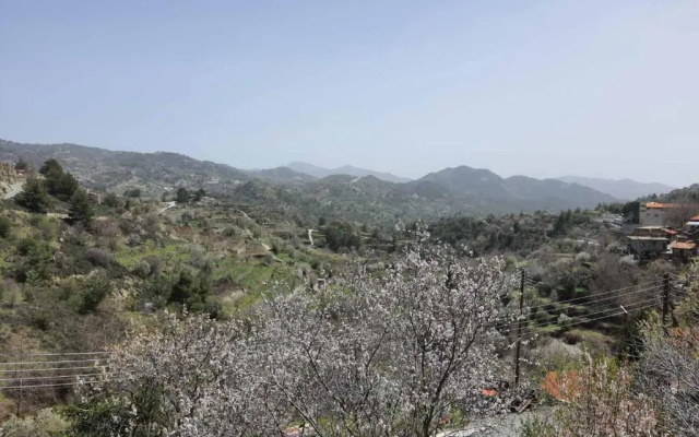 20mins from Troodos _ Best climate in Europe