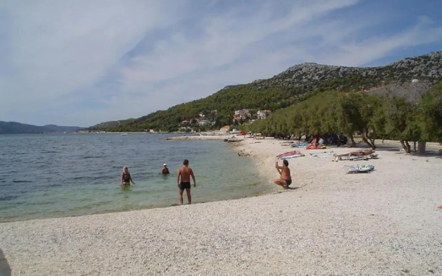Apartments Vesna - 40m from beach