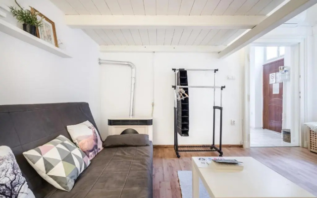 BpR Vinyl Style Studio Home with A/C