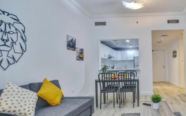 Stunning Apartment with balcony Dubai Marina
