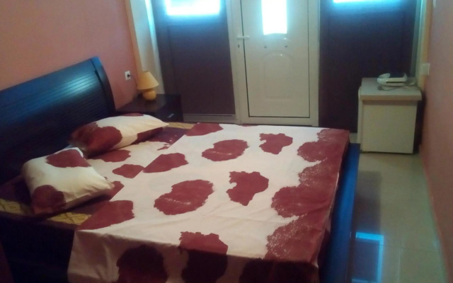 Maria Lux Room