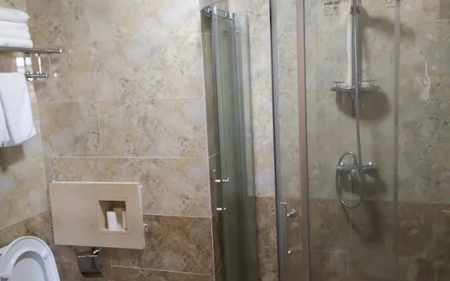 Yanlong Hongshun Hotel