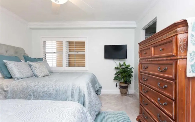 Shores Club 1104 - Two Bedroom Condo