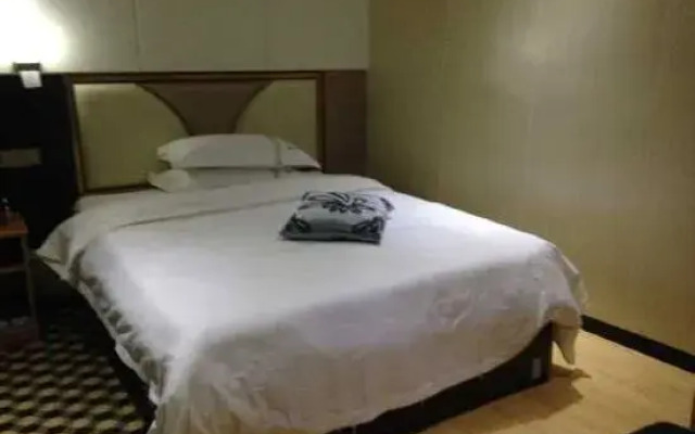 Xingyi Fuxuan Fashion Hotel