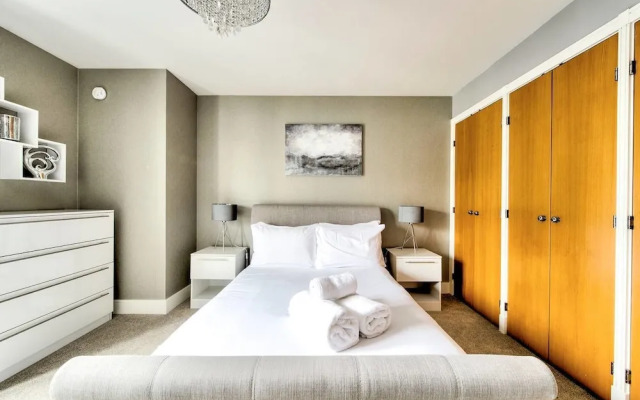 Modern 3 Bed/2bath City Centre Apartment