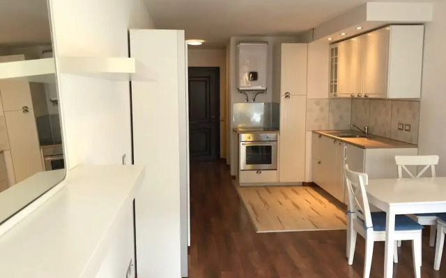Emerald 36 Studio