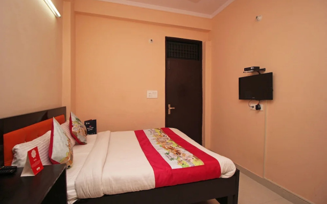RN 32 by OYO Rooms