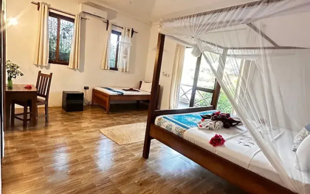 Moayana Liora Zanzibar