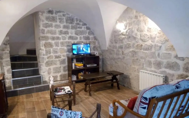 maison pierre et voute au c ur du village