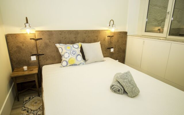 Отель Guest H4U Flores Almada City center Порту комната для гостей