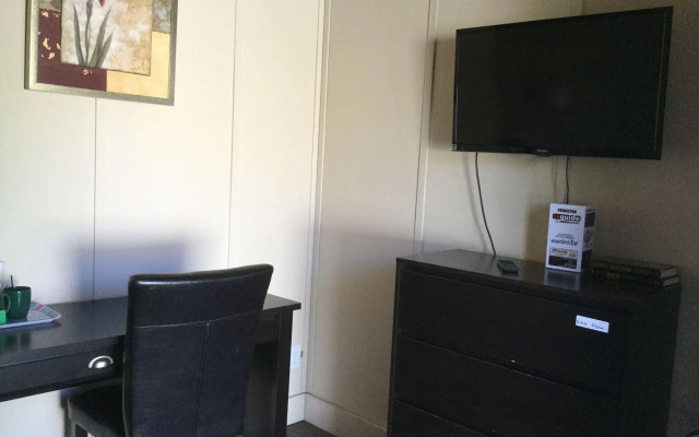 Cedars Motel