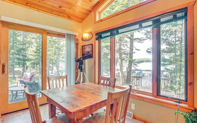 Lake Tomahawk Fall Retreat w/ Foliage & Lake Views