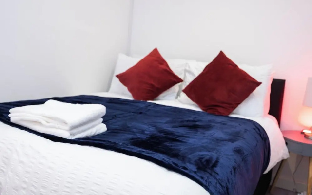 1 Bed-4guests-sofabed-wifi-closetocity-parking