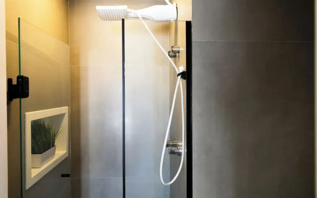 Piscina- academia- AC - Brazilian Corner