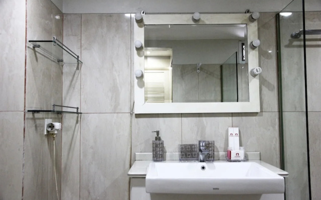 Classic Brawijaya Apartment with Pool View