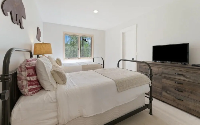 12 Siskin 5 Bedroom Home