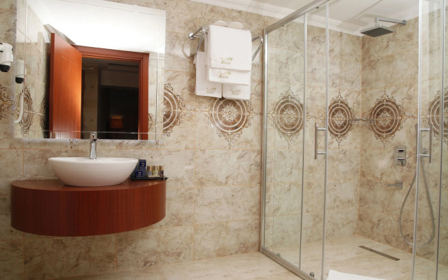 Grand Vuslat Hotel