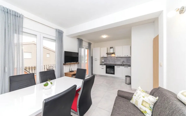 Awesome Apartment in Sevid With 2 Bedrooms and Wifi