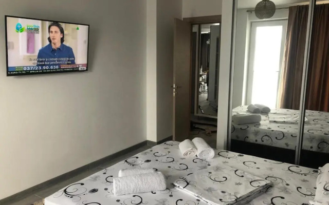 Evy Apartament N10 by Alezzi