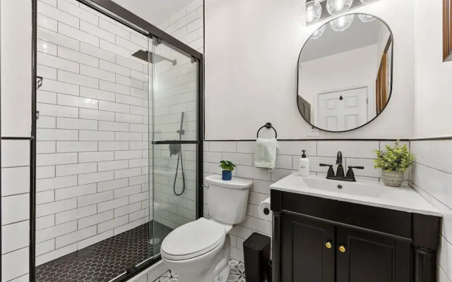 3 Bedroom Brownstone Near Subway & Columbia Uni