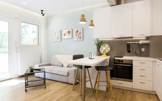 Kifissia Central Stylish Fresh Apartment near Metro 1BR