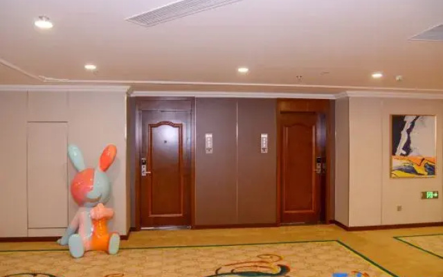 Longkou Nanshan Castle Hotel