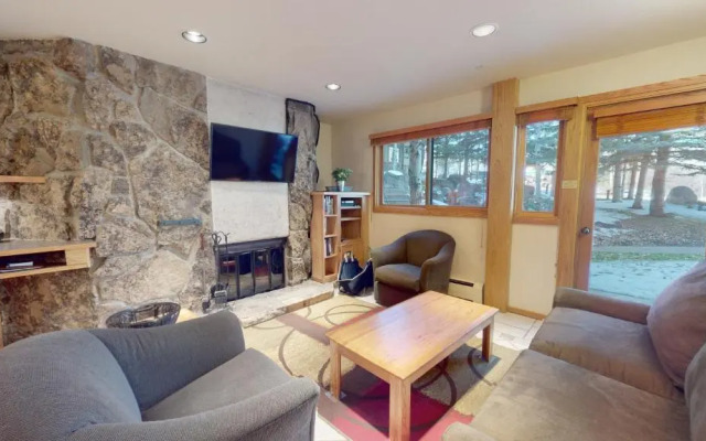 Laurelwood Condominiums Studio Premier 203