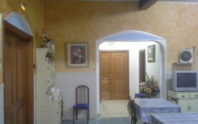 Отель Neptuno Hostal Испания, Льорет-де-Мар - отзывы, цены и фото номеров - забронировать отель Neptuno Hostal онлайн