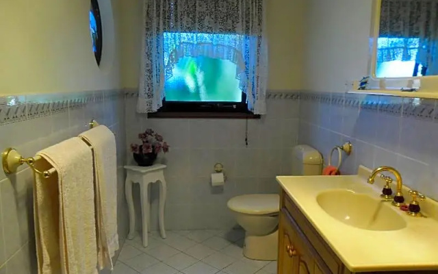 La Lagoon Bed and Breakfast