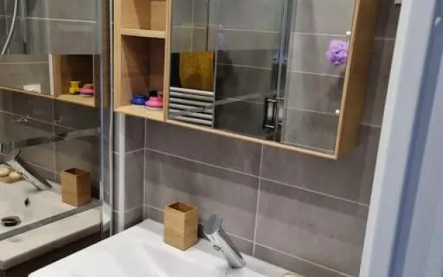 Appartement tout confort entierement renove piscine wifi parking