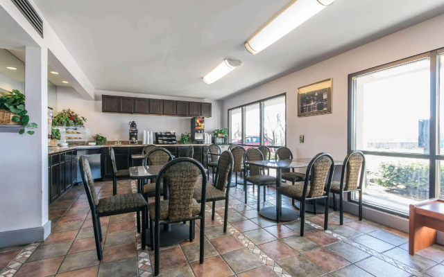 Studio 6 Suites Louisville, KY – Airport/Expo Center
