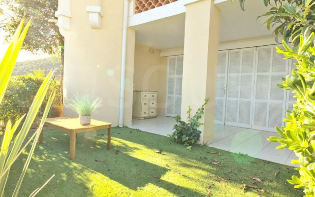Appartement Saint-Raphaël, 1 pièce, 4 personnes - FR-1-504-567