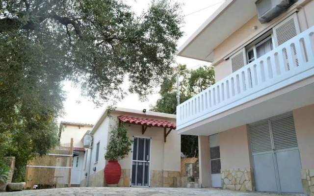 Peaceful house Loutraki village