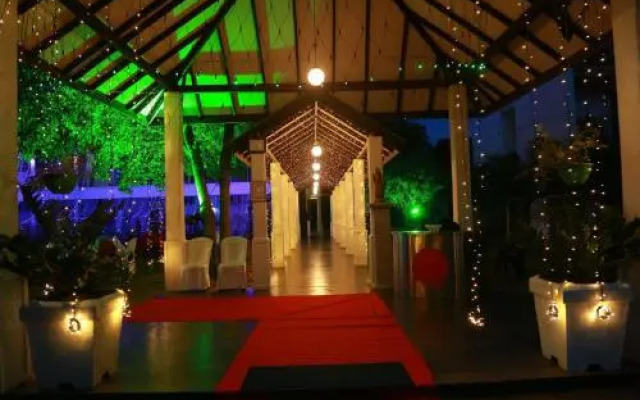 Thilini Holiday Inn