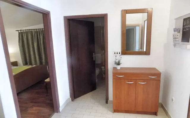 Trogir Sunny Apartments With Sea View