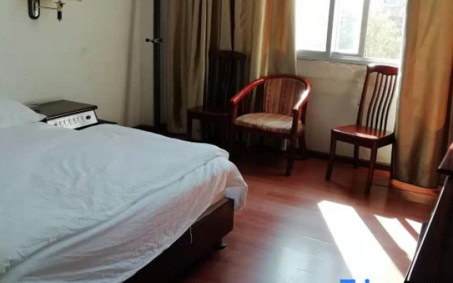 Jingdong Xianglong Hotel