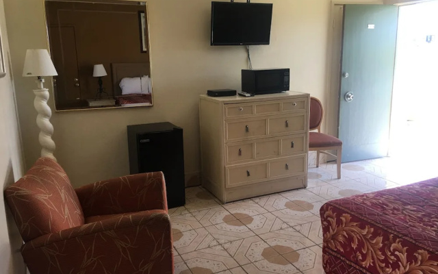 Palm Shadow Inn