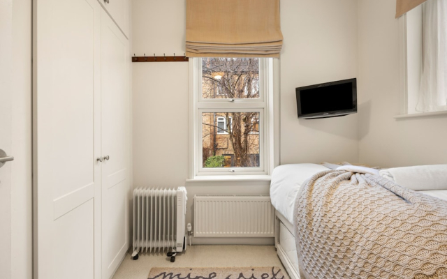 Stunning 3 Bedroom Maisonette in Chelsea