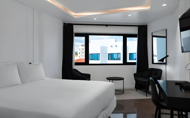 Pacific Bay Hotel