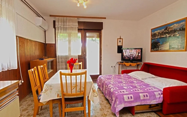 Apartment 390