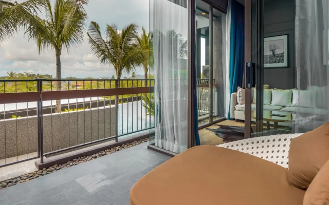 Secret Saturdays Pool Suite