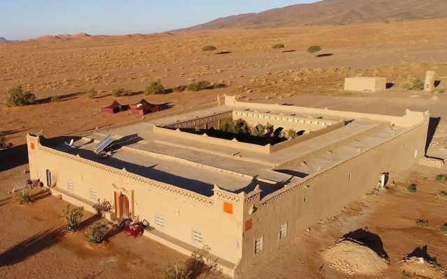 Auberge Hôtel Porte De Sahara Ouzina