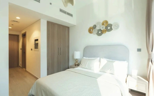 Azizi Riviera Studio with Pool & Parking