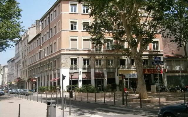 Отель Appartements Part-Dieu Sud Франция, Лион - отзывы, цены и фото номеров - забронировать отель Appartements Part-Dieu Sud онлайн